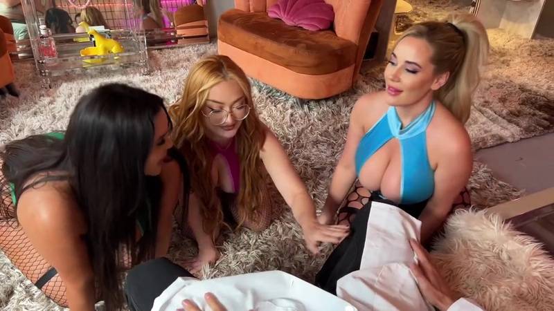 Sexy Powerpuff Girls Drain Cock Together – Savannah Bd, Emma Magnolia, and Alexis Morgan