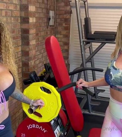 Hot Brazilian Babe Visits Gym for Sexy Session with Summer Rose | BigWarp.io New Fans